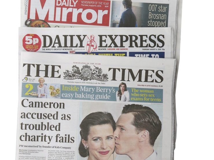 Titelblätter mehrerer britischer Tageszeitungen aus dem Jahr 2015. Foto: Pixabay